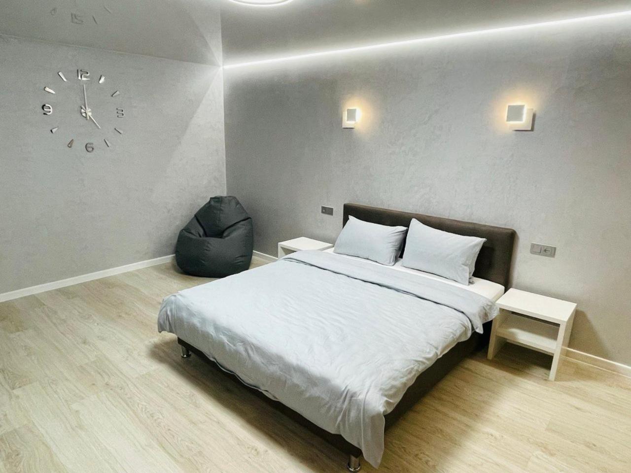 Apartcenter Вип Апартаменты В Центре Города На Гагарина Kryvy Rih Extérieur photo
