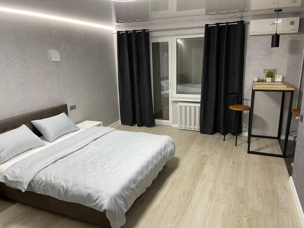 Apartcenter Вип Апартаменты В Центре Города На Гагарина Kryvy Rih Extérieur photo