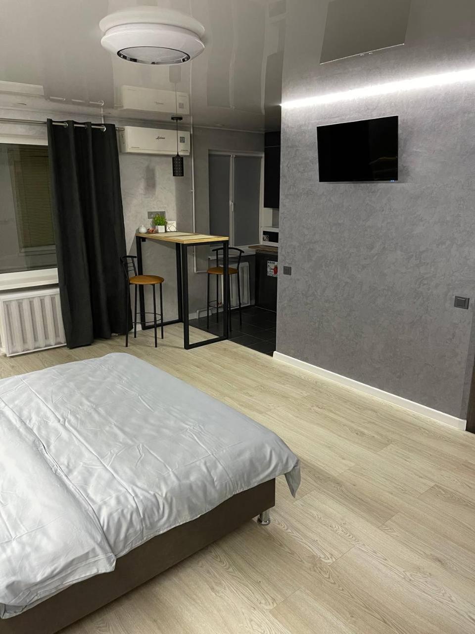 Apartcenter Вип Апартаменты В Центре Города На Гагарина Kryvy Rih Extérieur photo